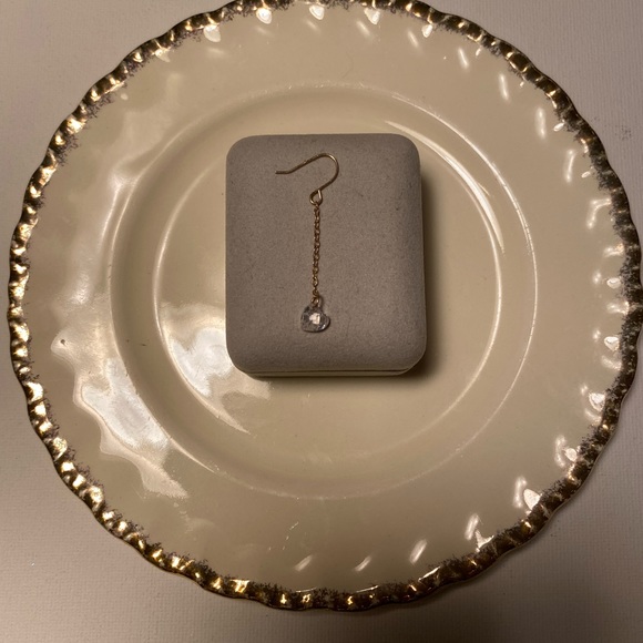 💛 Beautiful 10 k yellow gold and laser cut faceted CZ heart single earring. - Picture 8 of 12